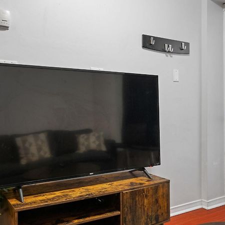 Liberty Village Townhouse Toronto Exterior photo