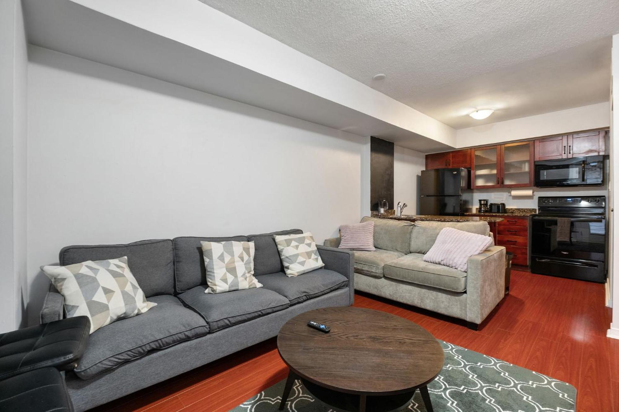 Liberty Village Townhouse Toronto Exterior photo